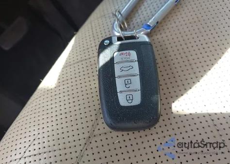 2009 Hyundai Genesis 4.6 z USA, uszkodzony, nr VIN KMHGC46F79U037900